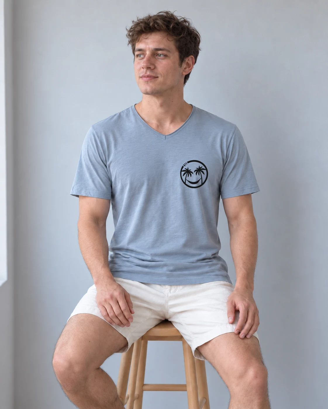 T-shirt col V homme porté : Aquamarine · Smiley 971 · Noir