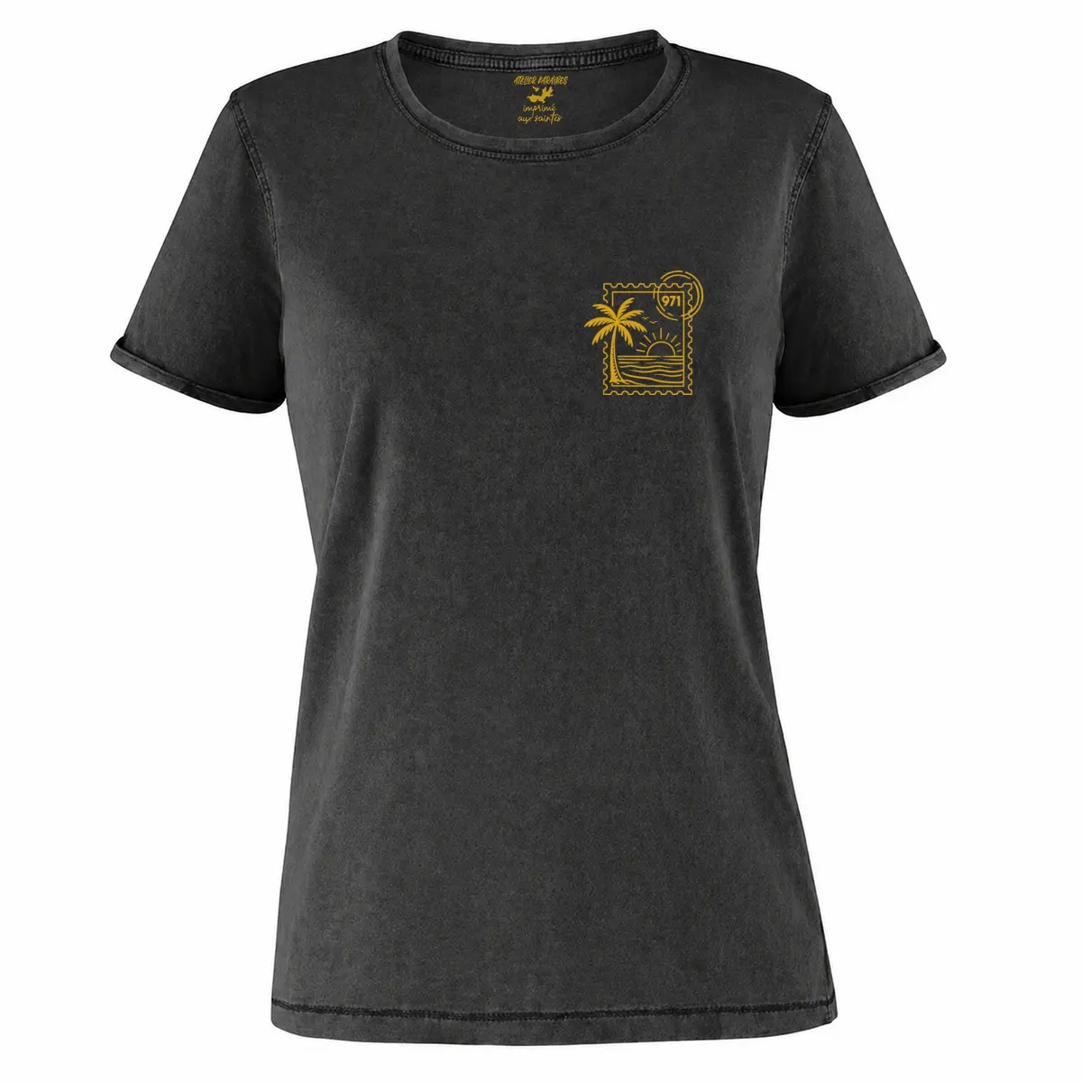 T-shirt vieilli femme gris anthracite délavé avec un timbre tropical 971 avec palmier, mer et soleil imprimé en jaune moutarde côté cœur